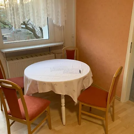 In Schwerin, Ferienwohnung, Moebliert F 4 Personen Lejlighed Schwerin (Mecklenburg-Vorpommern)